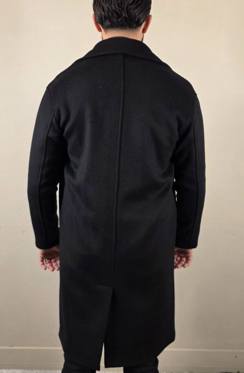 Lange Zwarte Wollen Herenmantel – Tijdloze Klasse met Bijzonder Detail