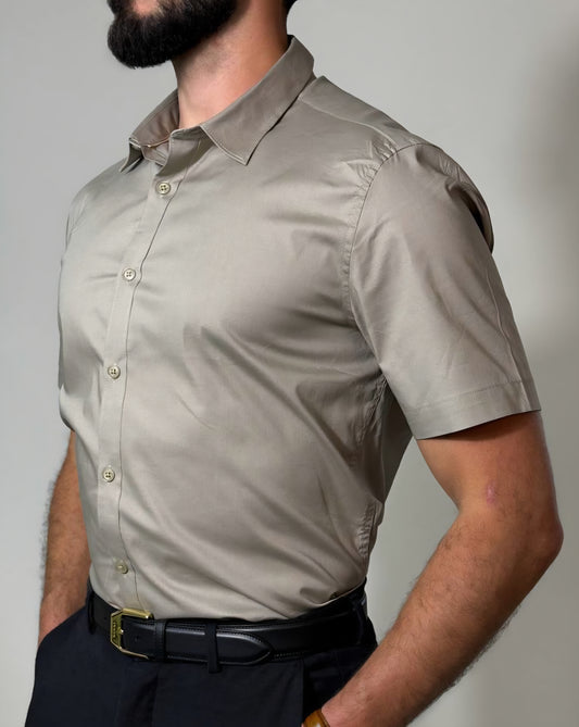 Slim Fit Beige Overhemd met Korte Mouwen – Fris, Stijlvol en Veelzijdig